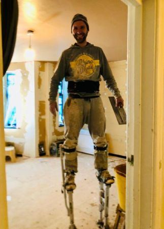 Ceiling plasterer